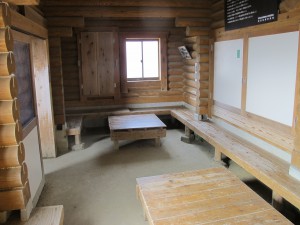避難小屋2